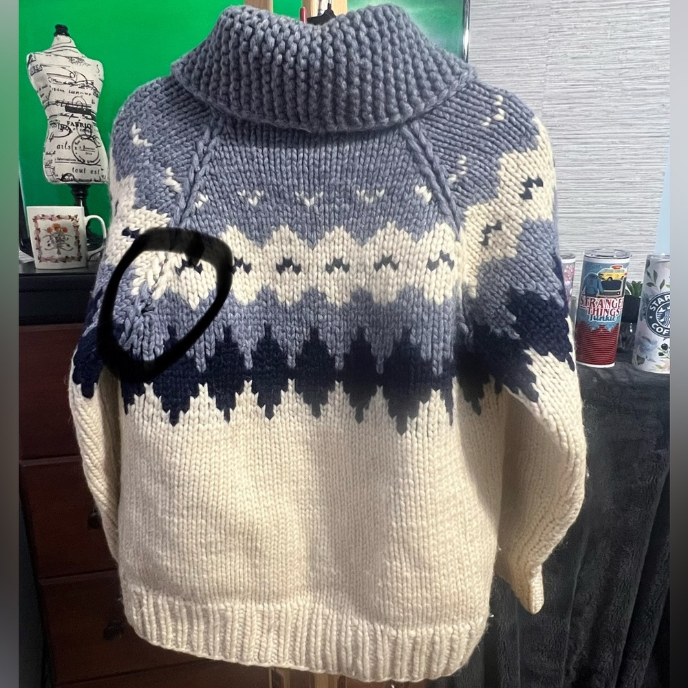 25. TUAK 100% Wool Sweater!! Beautiful piece with some flaws please look at pics - Picture 2 of 10